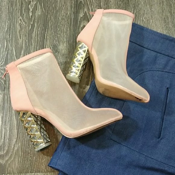 🆕 Blush Mesh Chunky Clear & Gold Heel Booties - Picture 8 of 8
